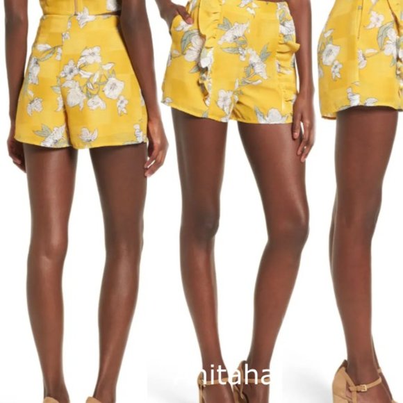 Chriselle x J.O.A. Ruffle Front High Waist Short - Picture 2 of 7